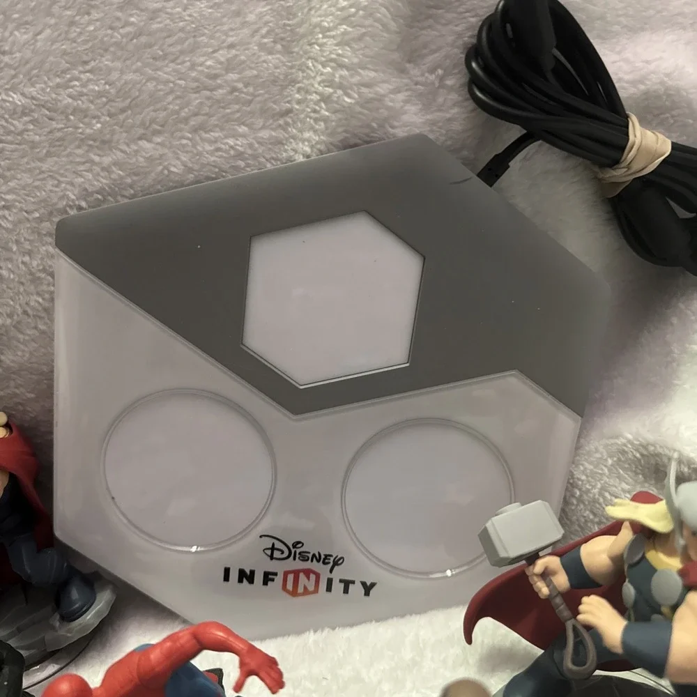 Disney Infinity Figurines‎ Lot Of 26 With Portal, Star Wars, Avengers, and More.